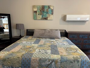 1 bedroom, bed sheets