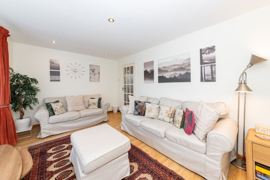 Family Home, Beautiful View Of Windsor Castle, 5 Minute Walk To Shops And River - Windsor