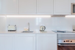 Refrigerador, microondas, horno, lavavajillas