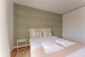 1 chambre, fer et planche à repasser, accès au Wi-Fi (inclus)