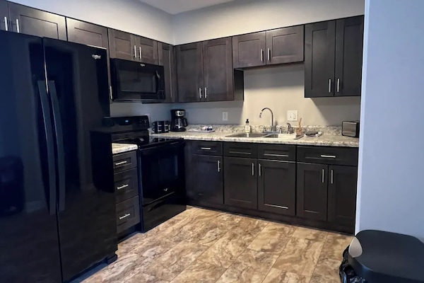 Refrigerador, microondas, horno, placa de cocina