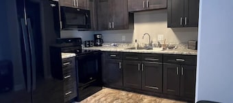 Riverside Retreat ~ One Story ~ 3bd/2ba ~ Steps to the River & Main St