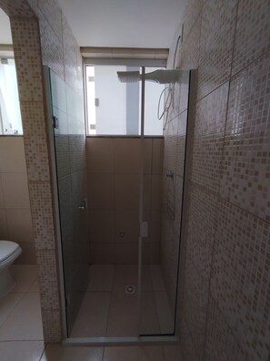 Hårføner, håndklær, såpe og toalettpapir