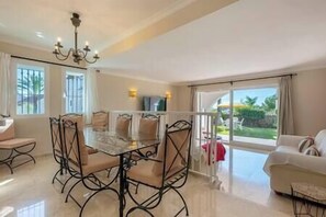 Interior - Spacious White Spanish Style House with Sea Views (El Paraíso)