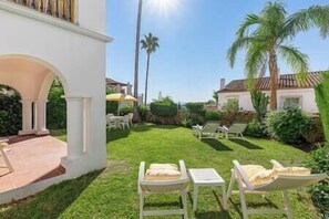 Terrace/patio - Spacious White Spanish Style House with Sea Views (El Paraíso)