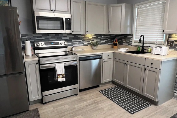 Refrigerador, microondas, horno, placa de cocina