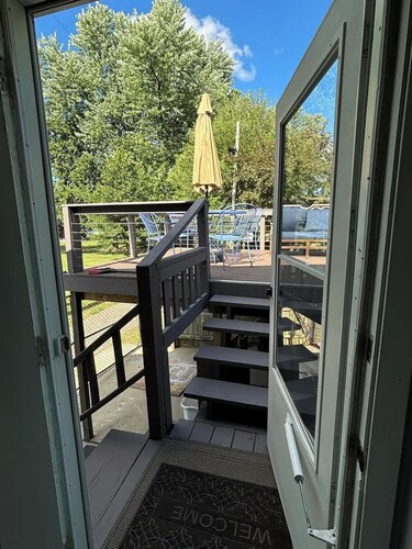 River Living - One Story - 2 bd/2ba - On the River - 2Blks to Main St - VIEWS