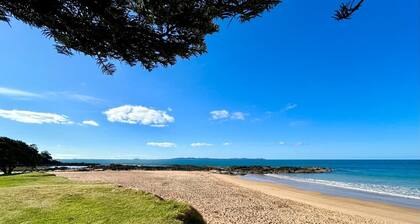 Lovely House with Beach Access & Water Toys with stunning views of Coopers Beach