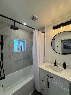 Towels, soap, shampoo, toilet paper