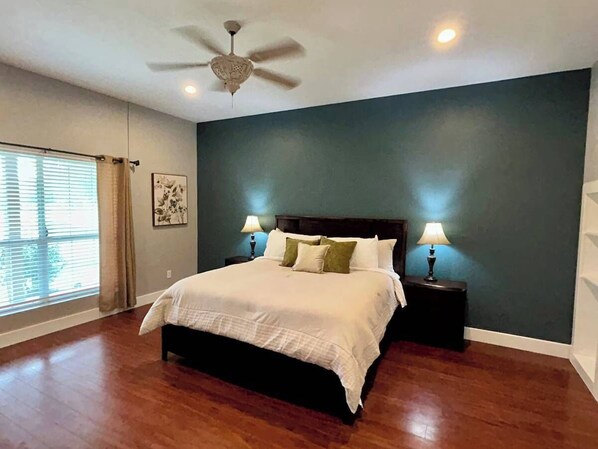6 bedrooms, iron/ironing board, WiFi, bed sheets