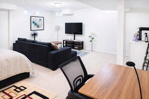 1 habitación, tabla de planchar con plancha, wifi y ropa de cama 