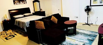 Cozy and private  1-bedroom apartment in a serene Milton neighborhood 