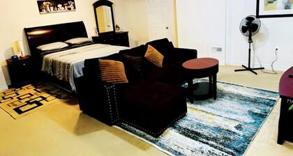 Cozy and private 1-bedroom apartment in a serene Milton neighborhood