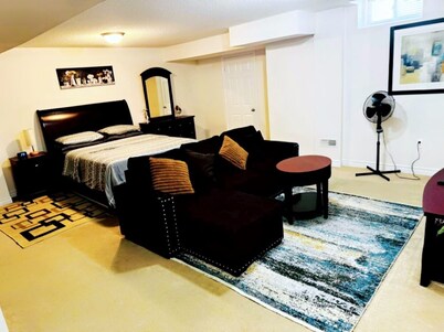 Cozy and private  1-bedroom apartment in a serene Milton neighborhood 