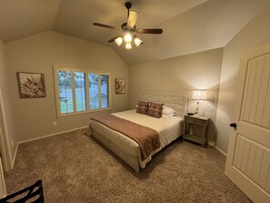 5 bedrooms, desk, iron/ironing board, travel cot
