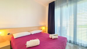 2 室のベッドルーム、アイロン / アイロン台、WiFi (無料)、ベッドシーツ