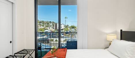 2 bedrooms, desk, iron/ironing board, travel cot