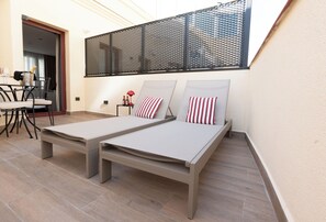 Chambre Double Premium, vue ville | Terrasse/Patio