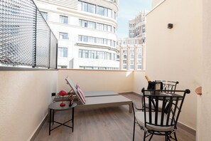 Standard Double Room, Terrace | Terrace/patio - BYPILLOW Callao (Madrid)