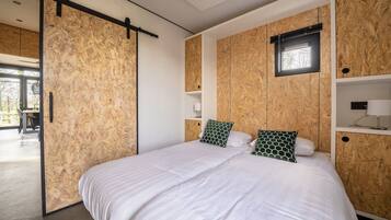 Chalet | 2 bedrooms, individually furnished, bed sheets