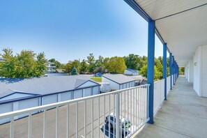 Interior - 'sunshine Shack' Lake Ozark Condo: Pool, Lake View (Lake Ozark)