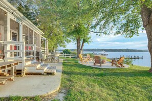 Interior - Potomac River Getaway: Walk to Marina! (King George)