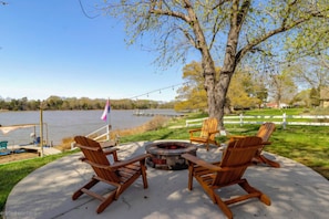 Interior - Potomac River Getaway: Walk to Marina! (King George)