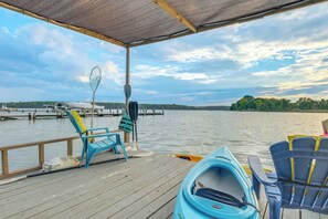 Interior - Potomac River Getaway: Walk to Marina! (King George)