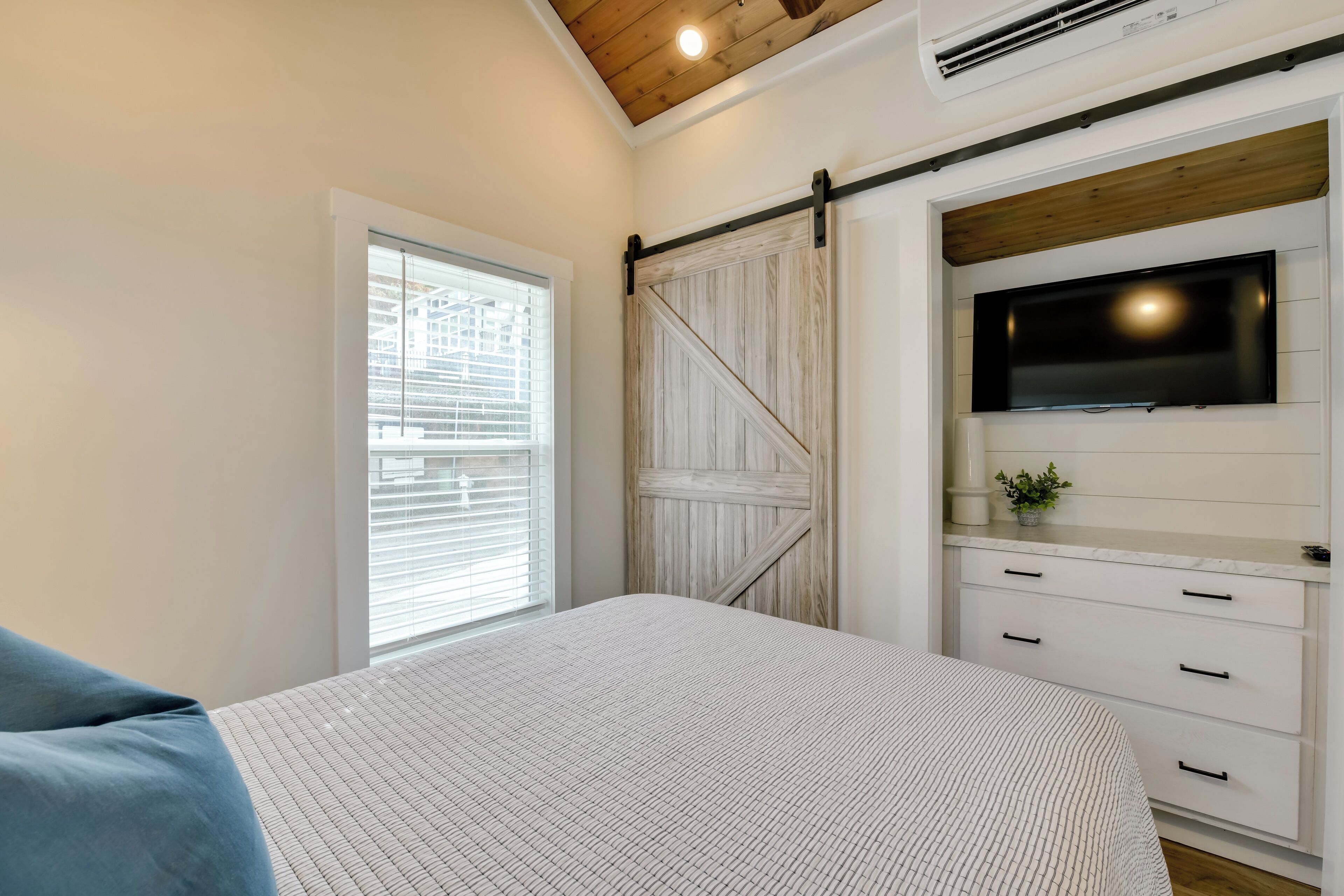 House (1 Bedroom) | Interior