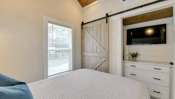 House (1 Bedroom) | Interior