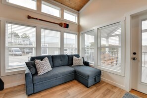 House (1 Bedroom) | Interior - Lake Norman Home w/ Pool Access & Water Views! (Sherrills Ford)