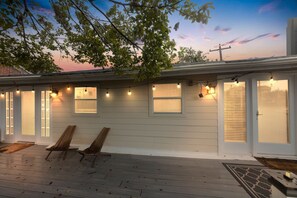 Duplex, 1 Bedroom | Terrace/patio - Stylish Museum Apt 3 Comfort & Culture Combined 1 Bedroom Duplex (Houston)