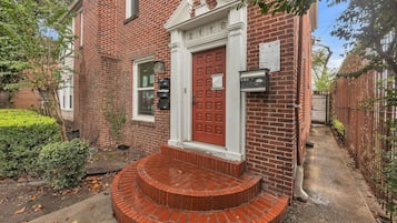 Duplex, 1 Bedroom | Exterior detail