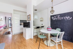 Apartment - Stylish Apartment With Balcony (Milan)