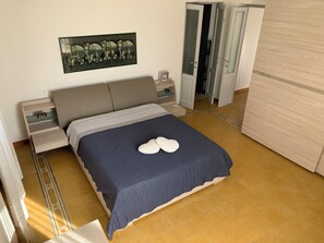 1 bedroom, iron/ironing board, travel crib, WiFi