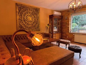Casa, 3 habitaciones, balcón, vistas al jardín | Zona de estar
