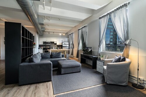 Chic 2-bedroom Urban Loft Condo Near Rogers Place Ice District Downtown Edmonton