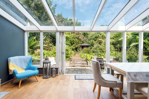 Rosebank - Detached house in Falmouth with parking