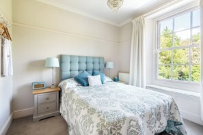 3 chambres, fer et planche à repasser, Wi-Fi, draps fournis