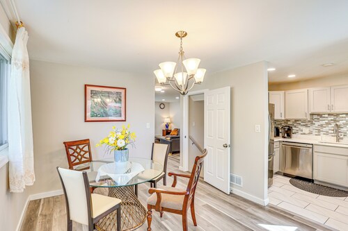 5 Mi to Downtown Baltimore: Quiet Home w/ Porch