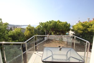 Apartamento, para fumantes | 1 quarto, escrivaninha