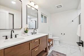 Huis, 3 slaapkamers | Badkamer | Handdoeken, shampoo