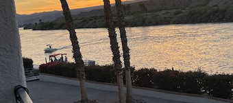 Very RARE, ON the RIVER !