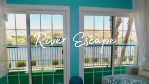 Interior - Very RARE, ON the RIVER ! (Bullhead City)