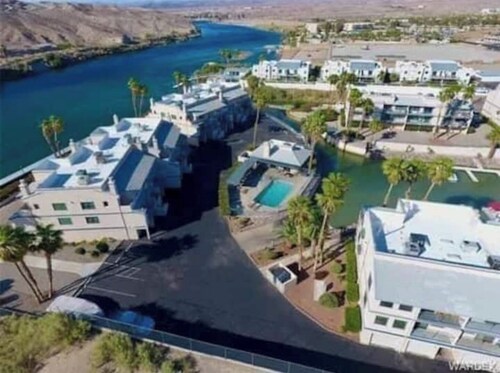 Very RARE, ON the RIVER !