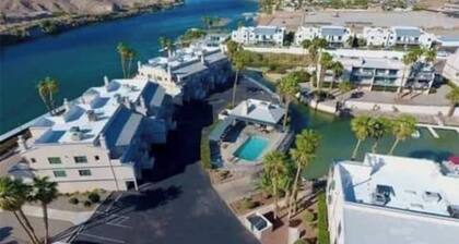 Very RARE, ON the RIVER !