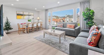 3-bedroom house on 2F in peaceful Daly City with AC, WiFi.