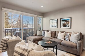 Condo (Lichenhearth 3) | 2 habitaciones, wifi gratis y ropa de cama 