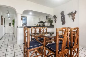 Dining - Beachfront 3b ground-level condo with stunning Caribbean Sea views in Playacar 1 (Playa del Carmen)