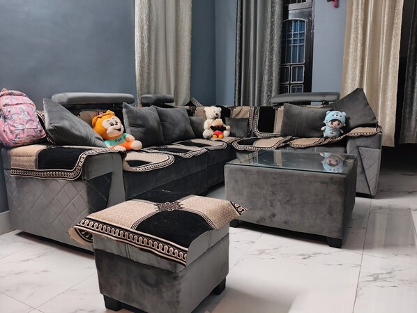 Interior - 4-bedroom villa in enchanting Hamirpur with WiFi, AC. Relax and unwind (Hamirpur)